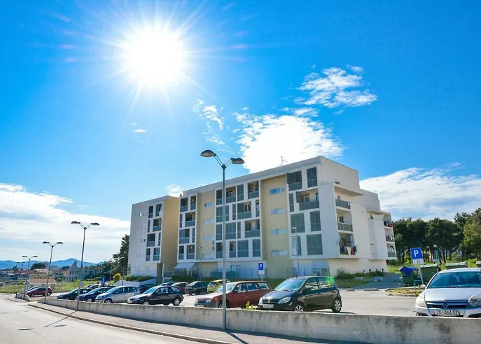 Апартаменты M *