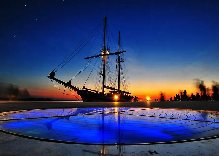 M Апартаменты *